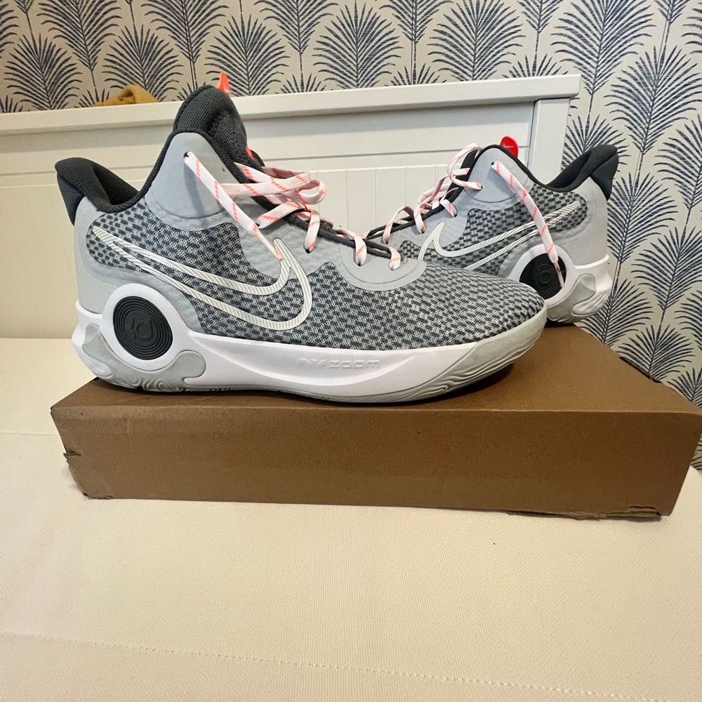 Nike Men’s KD Gray and White Sneakers
